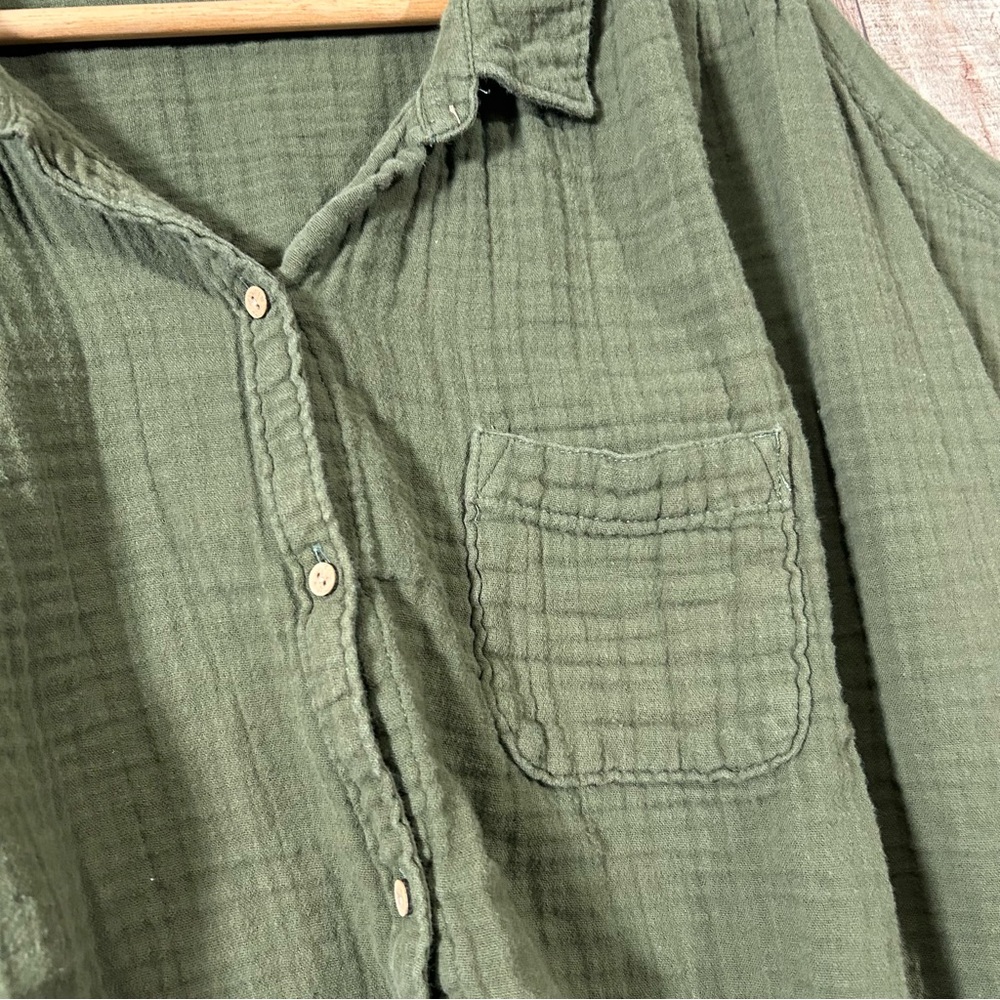 Old Navy XL Olive Green Gauze Button Boxy Cropped Shirt Normcore - Picture 2 of 5
